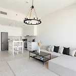 Elegant One-Bedroom In Dubai Hills For 4 Persons