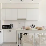 Elegant One-Bedroom In Dubai Hills For 4 Persons