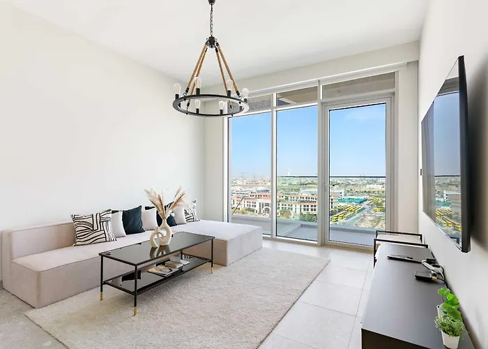 Elegant One-Bedroom In Dubai Hills For 4 Persons