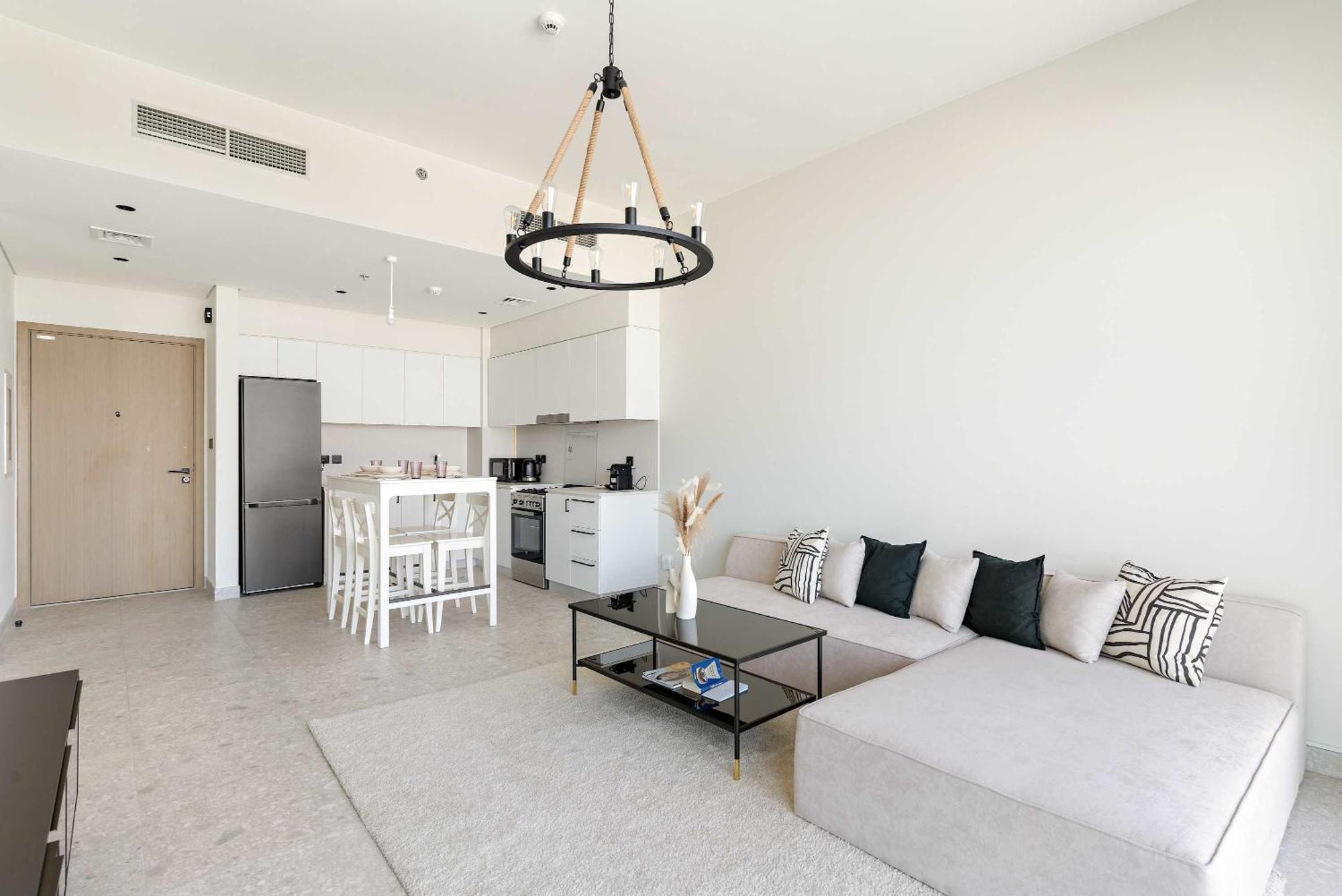 Apartment Elegant One-bedroom In Hills For 4 Persons Dubai