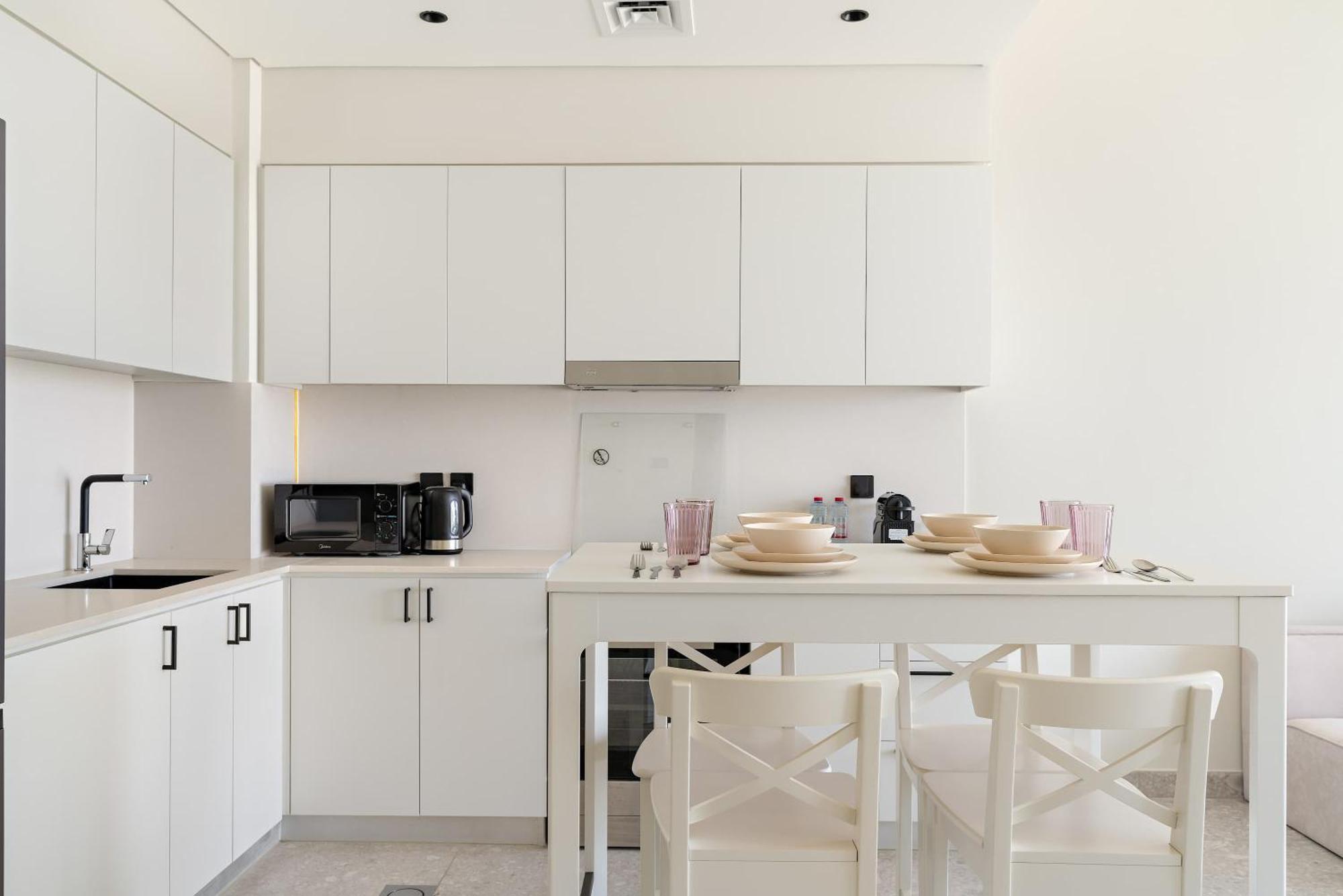 Elegant One-bedroom In Hills For 4 Persons Apartment *