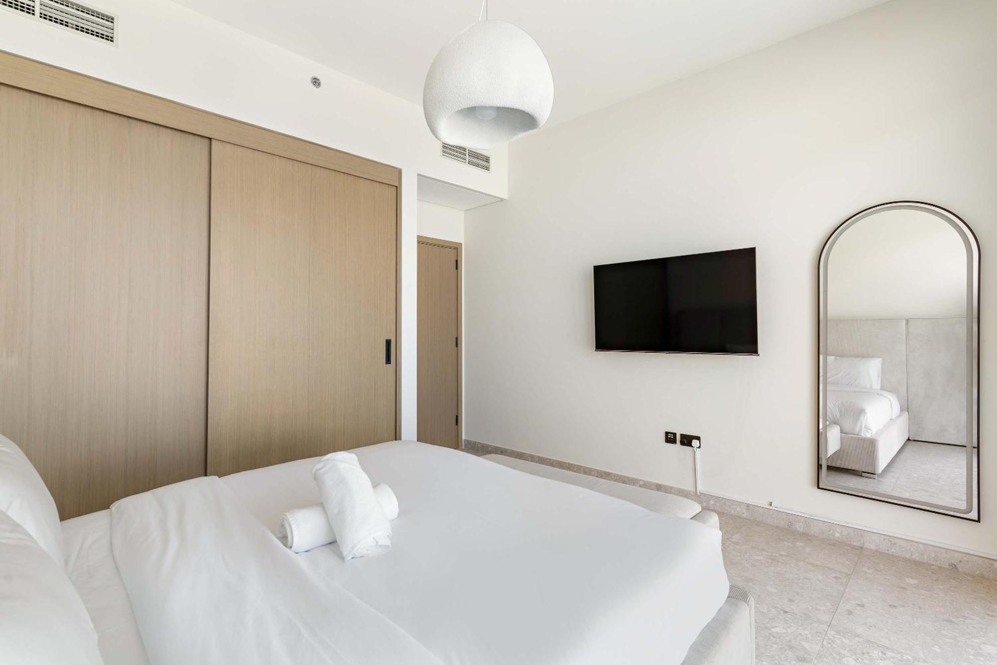 Apartment Elegant One-bedroom In Hills For 4 Persons *