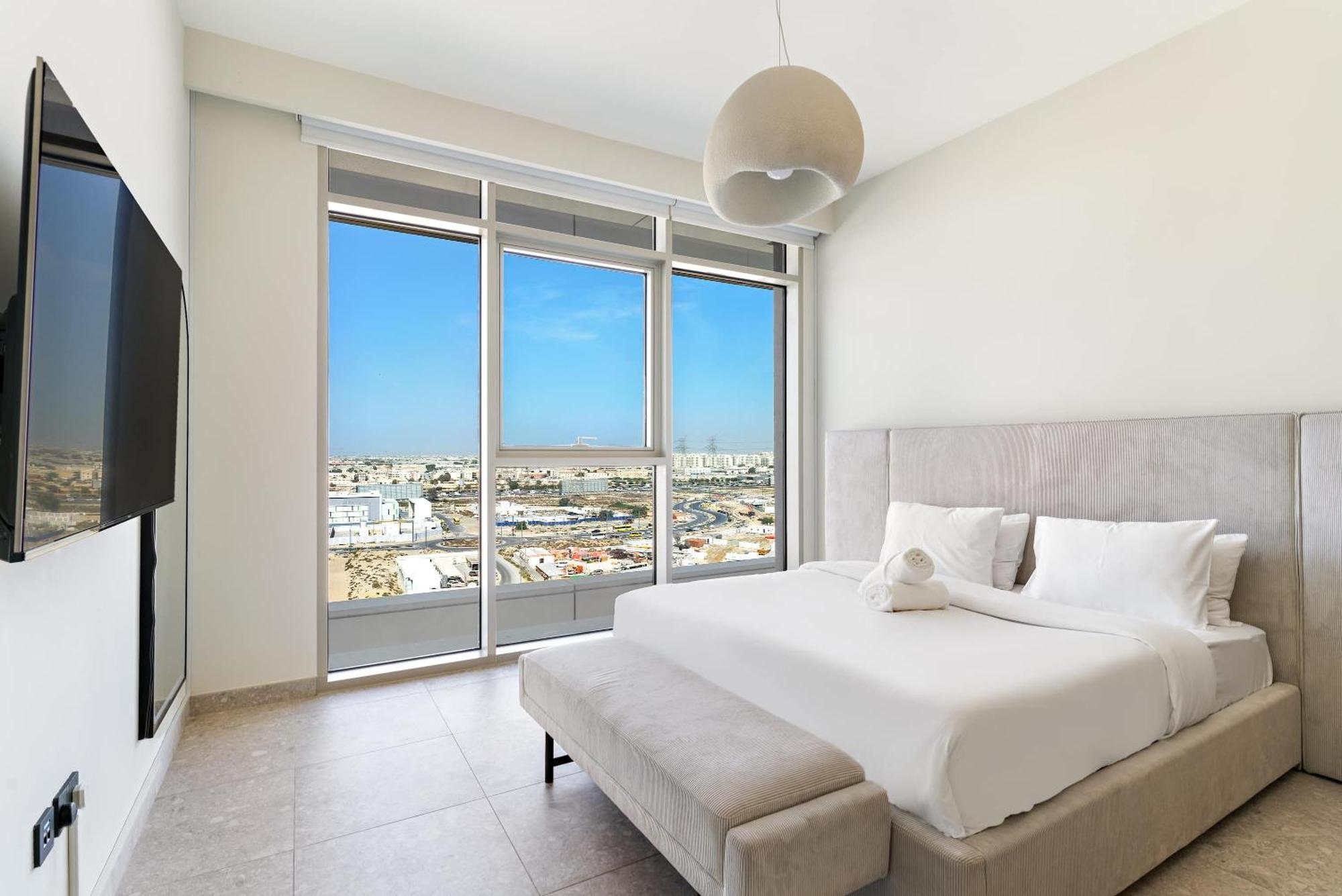 Apartment Elegant One-bedroom In Hills For 4 Persons Dubai