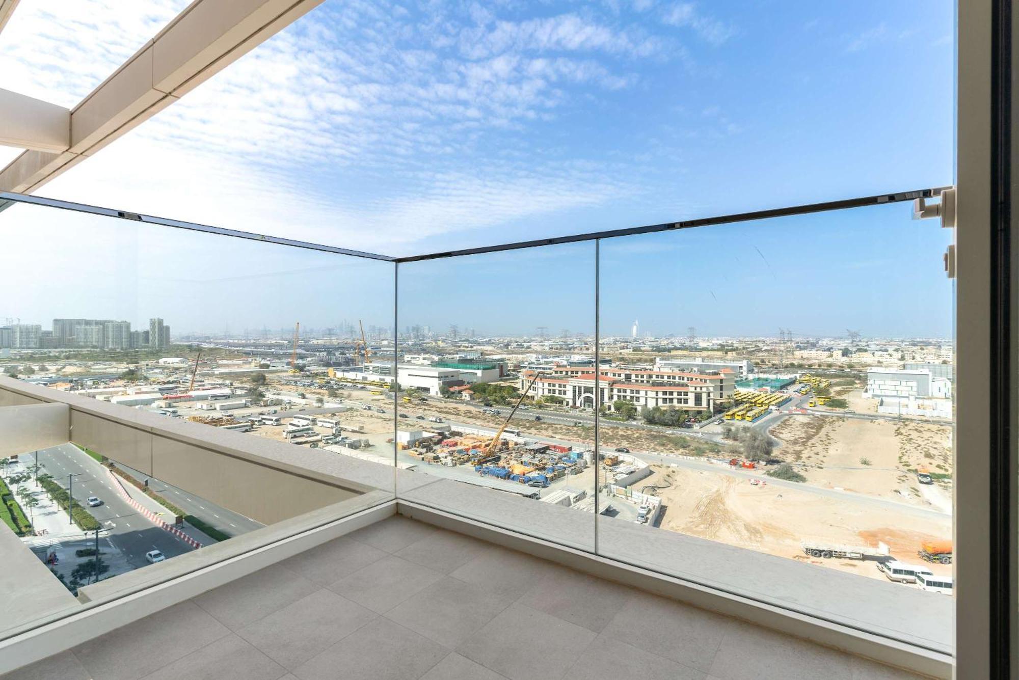 Elegant One-bedroom In Hills For 4 Persons Dubai