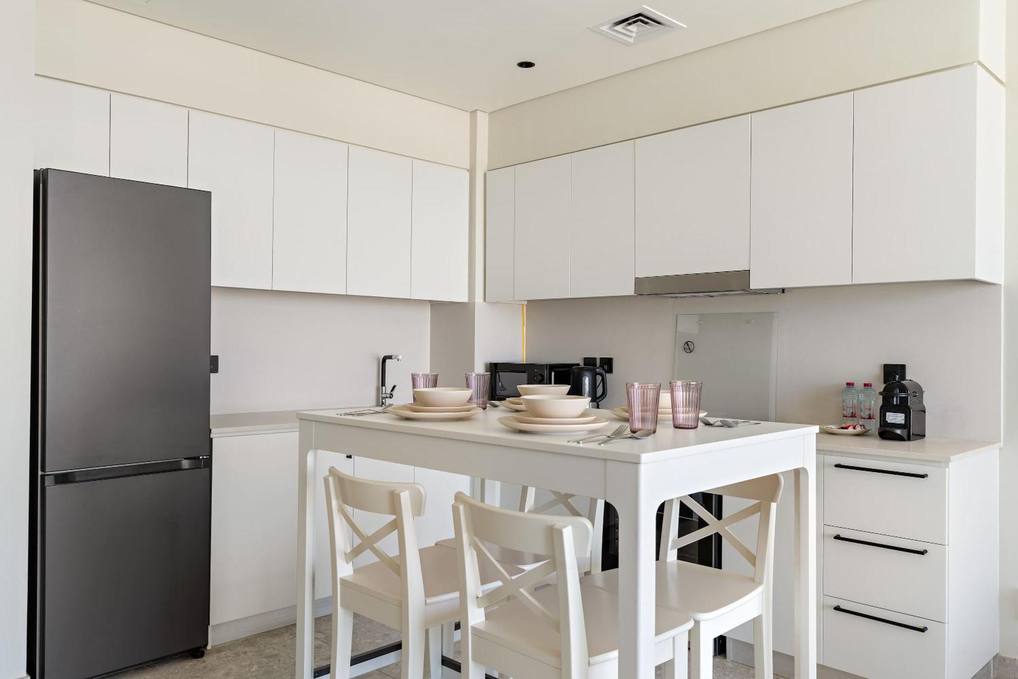 Elegant One-bedroom In Hills For 4 Persons Apartment